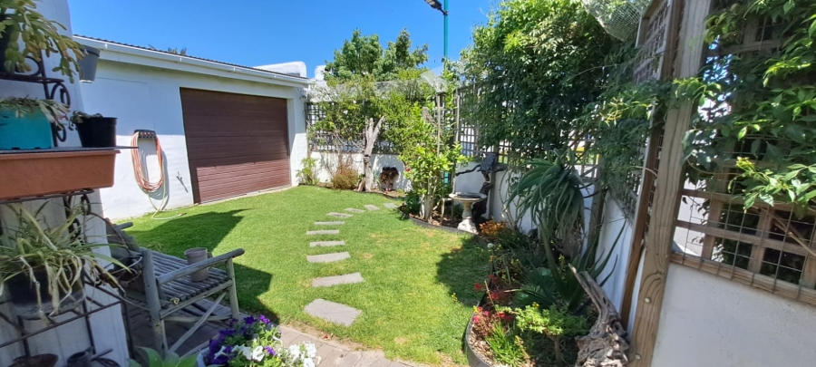 3 Bedroom Property for Sale in Laaiplek Western Cape